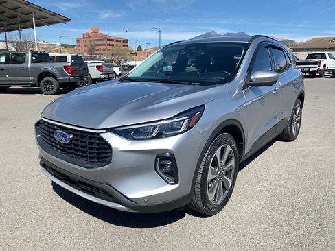 Certified 2023 Ford Escape Platinum image 2