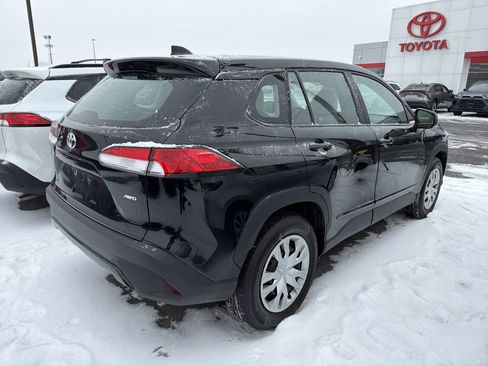 Used 2023 Toyota Corolla Cross L image 7