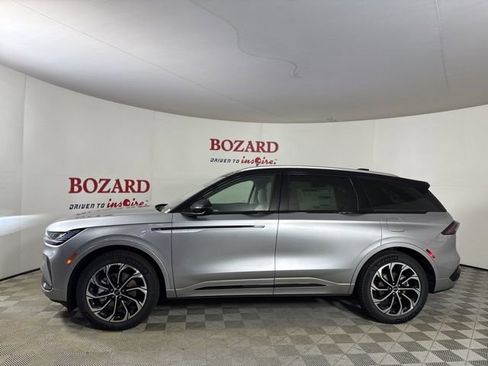 New 2026 Lincoln Nautilus Reserve image 4