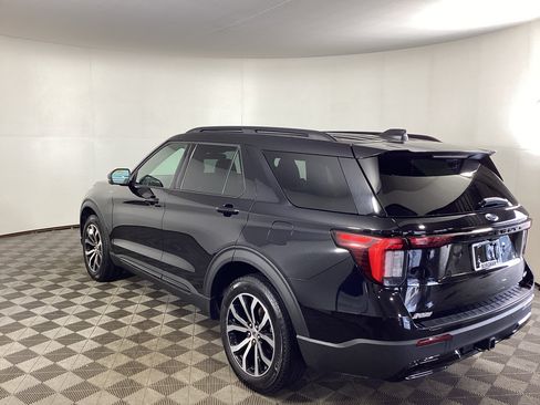 Used 2025 Ford Explorer ST-Line AWD/4WD image 5