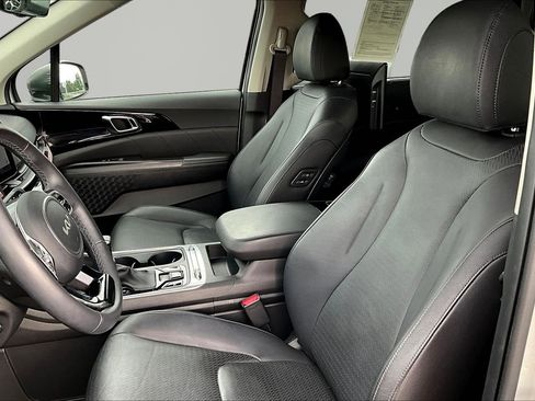 Used 2025 Kia Carnival SX Prestige FWD image 21