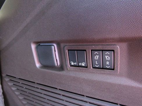 New 2026 GMC Yukon Elevation image 11