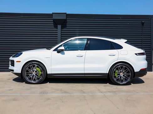 New 2025 Porsche Cayenne S image 2