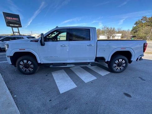 New 2026 GMC Sierra 2500 Denali w/ Denali Reserve Package AWD/4WD image 9
