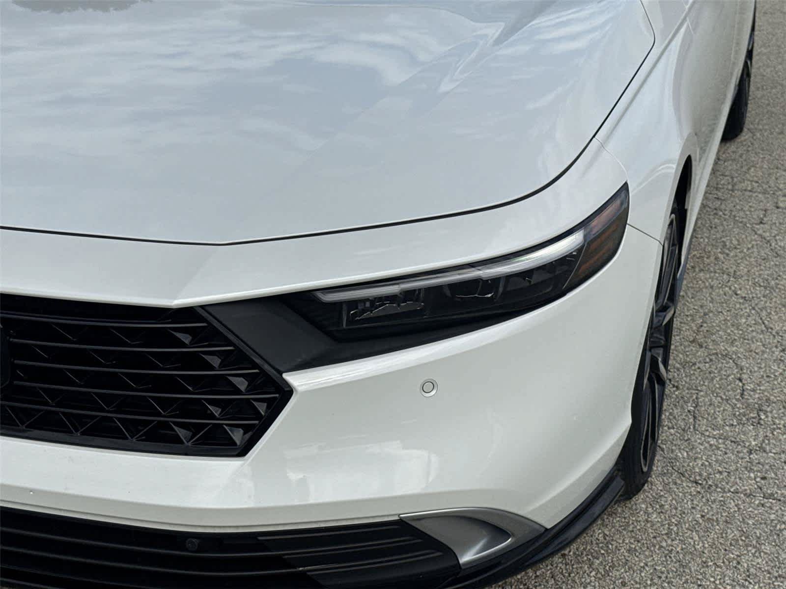 Used 2023 Honda Accord Touring image 9