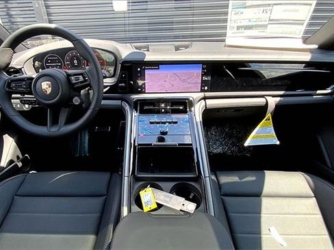 New 2025 Porsche Panamera 4 image 6