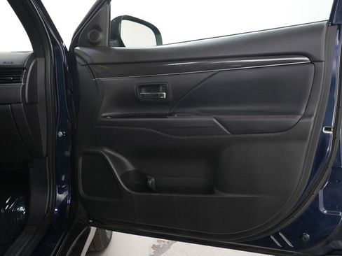 Used 2020 Mitsubishi Outlander LE AWD/4WD image 9