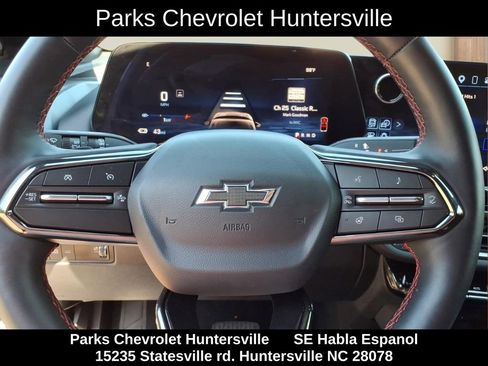 Certified 2025 Chevrolet Equinox EV RS FWD image 9