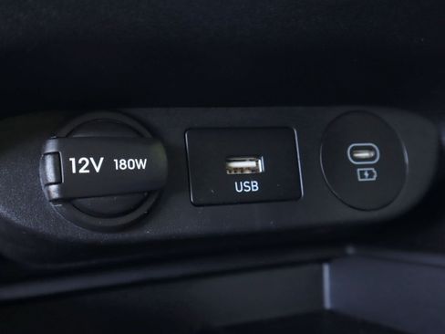 Used 2024 Hyundai Elantra Limited image 25