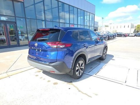 Used 2023 Nissan Rogue SV image 5