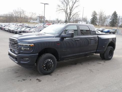 New 2026 RAM 3500 Laramie AWD/4WD image 11