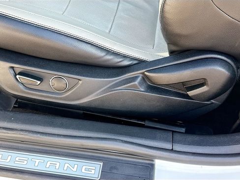 Used 2018 Ford Mustang Premium image 25