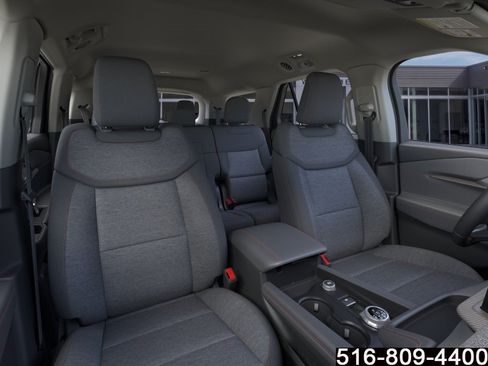 Used 2025 Ford Explorer Active AWD/4WD image 11