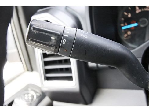 Used 2016 Ford F150 XLT RWD image 16