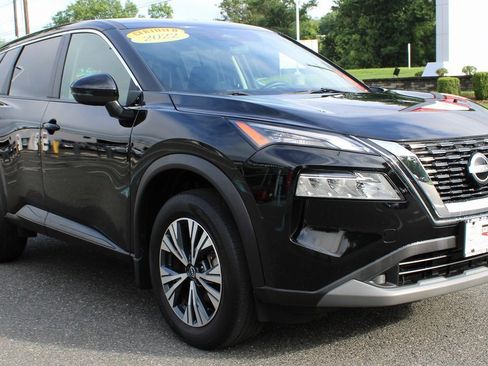 Certified 2022 Nissan Rogue SV image 4