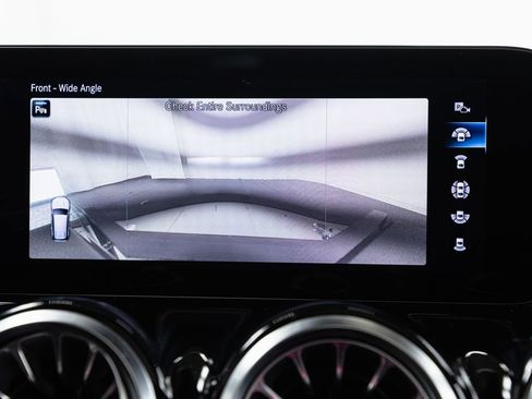 Used 2023 Mercedes-Benz GLB 250 4MATIC image 20