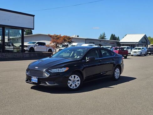 Used 2019 Ford Fusion S FWD image 2