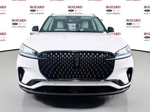 New 2026 Lincoln Aviator AWD image 2