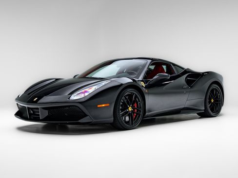 Used 2019 Ferrari 488 GTB RWD image 2