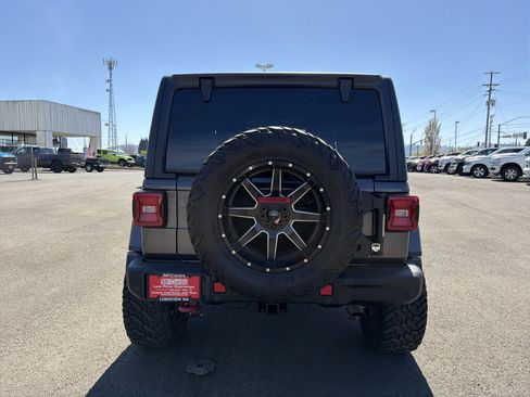 Used 2018 Jeep Wrangler Unlimited Rubicon AWD/4WD image 4