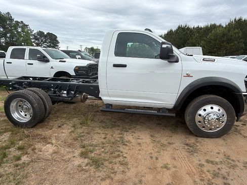 New 2026 RAM 4500 Tradesman w/ Chrome Appearance Group AWD/4WD image 7