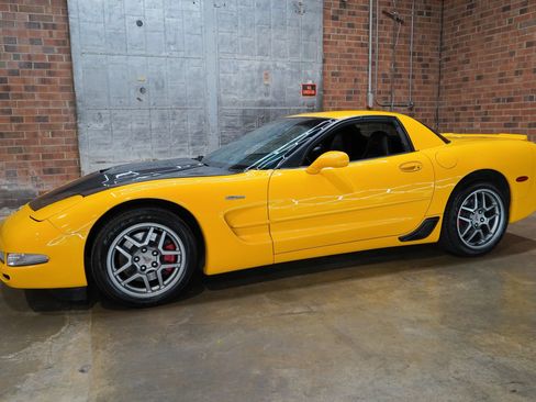 Used 2003 Chevrolet Corvette Z06 w/ Memory Package, 3 Drivers RWD image 7