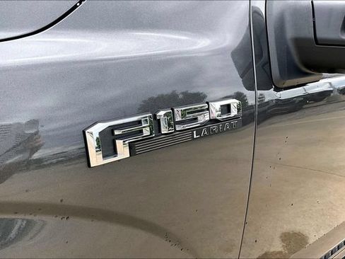 Used 2019 Ford F150 Lariat w/ Equipment Group 502A Luxury AWD/4WD image 24
