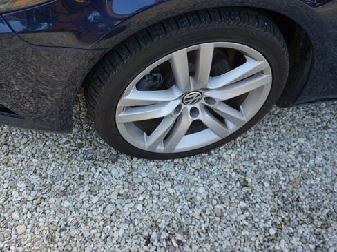 Used 2014 Volkswagen CC Executive FWD image 34