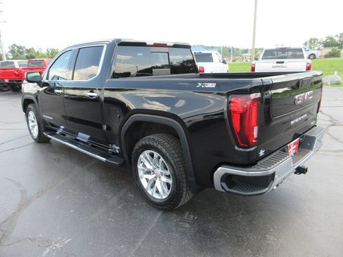 Used 2021 GMC Sierra 1500 SLT w/ SLT Premium Plus Package AWD/4WD image 9