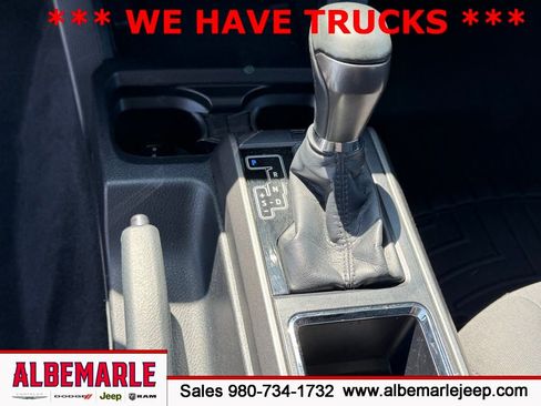 Used 2017 Toyota Tacoma TRD Off-Road w/ Tow Package (A/T) AWD/4WD image 24