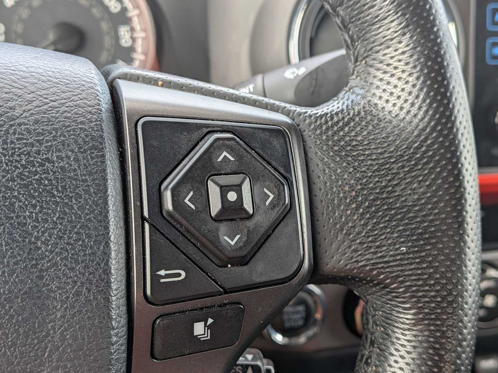 Used 2019 Toyota Tacoma TRD Sport AWD/4WD image 23