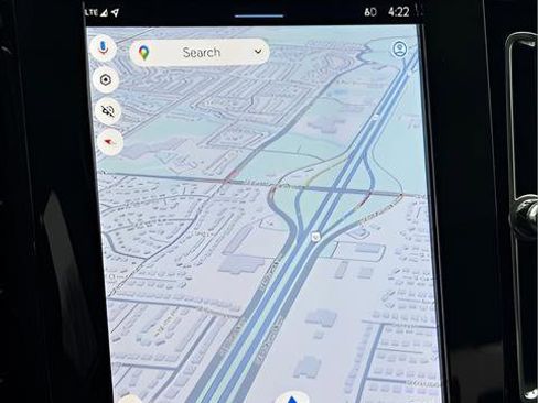 Used 2024 Volvo XC40 B5 Plus image 14