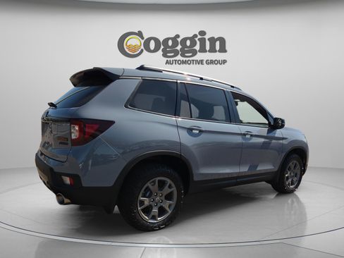 Used 2025 Honda Passport TrailSport image 5