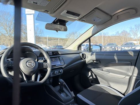 Used 2025 Nissan Versa S w/ Trunk Package image 14