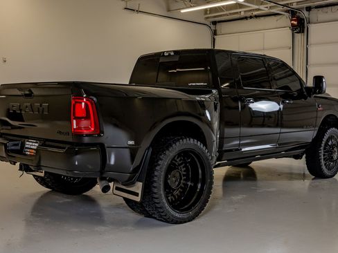 Used 2025 RAM 3500 Laramie AWD/4WD image 10
