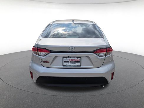 Used 2024 Toyota Corolla LE w/ LE Convenience Package FWD image 5