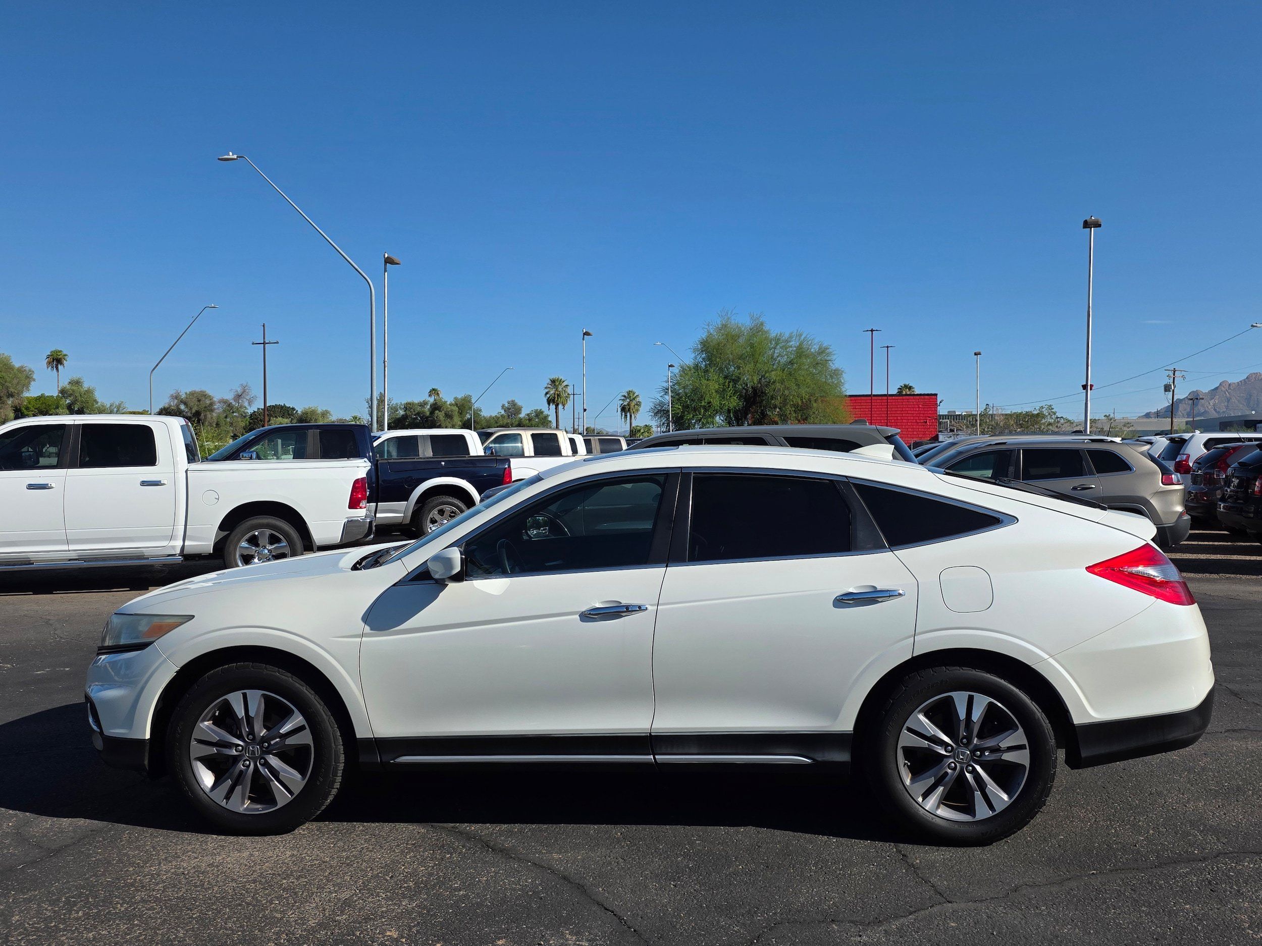 Used 2013 Honda Crosstour EX image 2