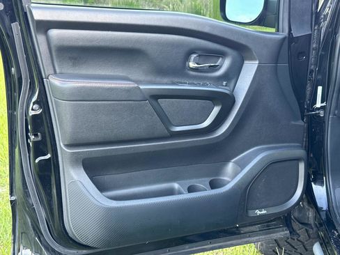 Used 2022 Nissan Titan PRO-4X w/ Pro-4x Utility Package AWD/4WD image 18