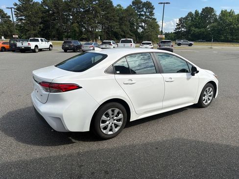 Used 2024 Toyota Corolla LE FWD image 8