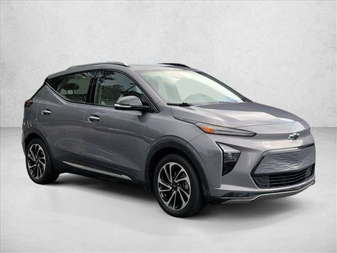 Used 2022 Chevrolet Bolt EUV Premier FWD image 3