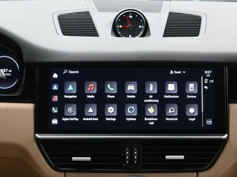 Certified 2023 Porsche Cayenne Platinum Edition image 19