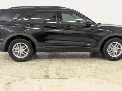 New 2026 Ford Explorer Active image 8