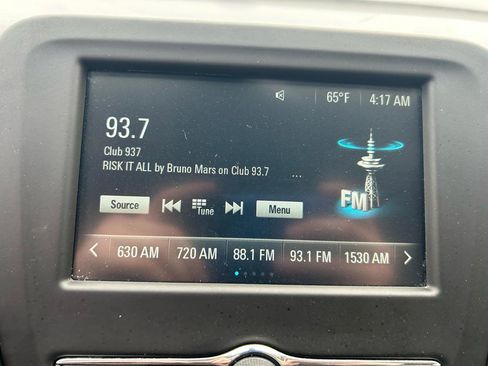 Used 2018 Chevrolet Equinox LS image 22