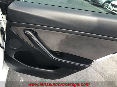 Used 2021 Tesla Model 3 Standard Range Plus image 18