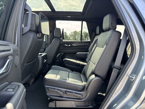 Used 2023 GMC Yukon Denali image 32