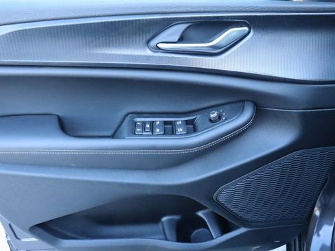 New 2025 Jeep Grand Cherokee Altitude image 16