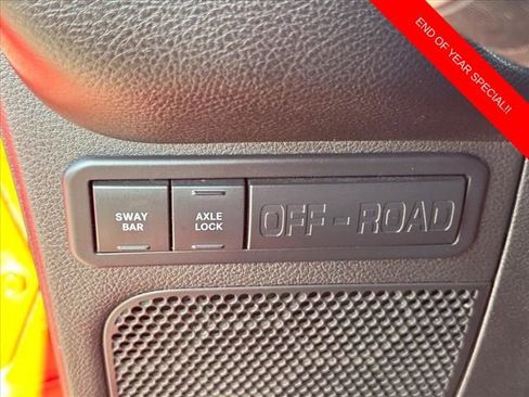 Used 2015 Jeep Wrangler Unlimited Rubicon w/ Connectivity Group image 11