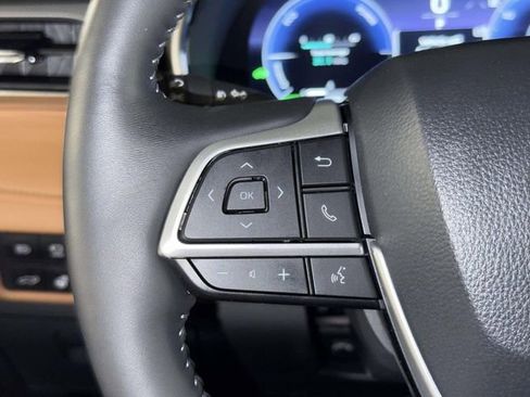 Used 2025 Toyota Highlander Platinum AWD/4WD image 31