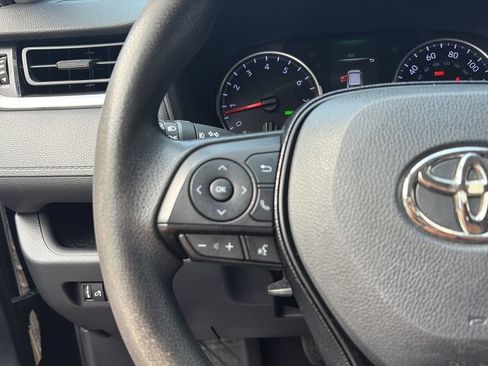 Used 2020 Toyota RAV4 XLE FWD image 19
