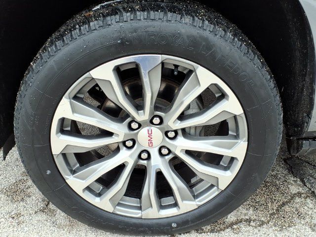 Used 2021 GMC Yukon Denali w/ Denali Ultimate Package AWD/4WD image 31